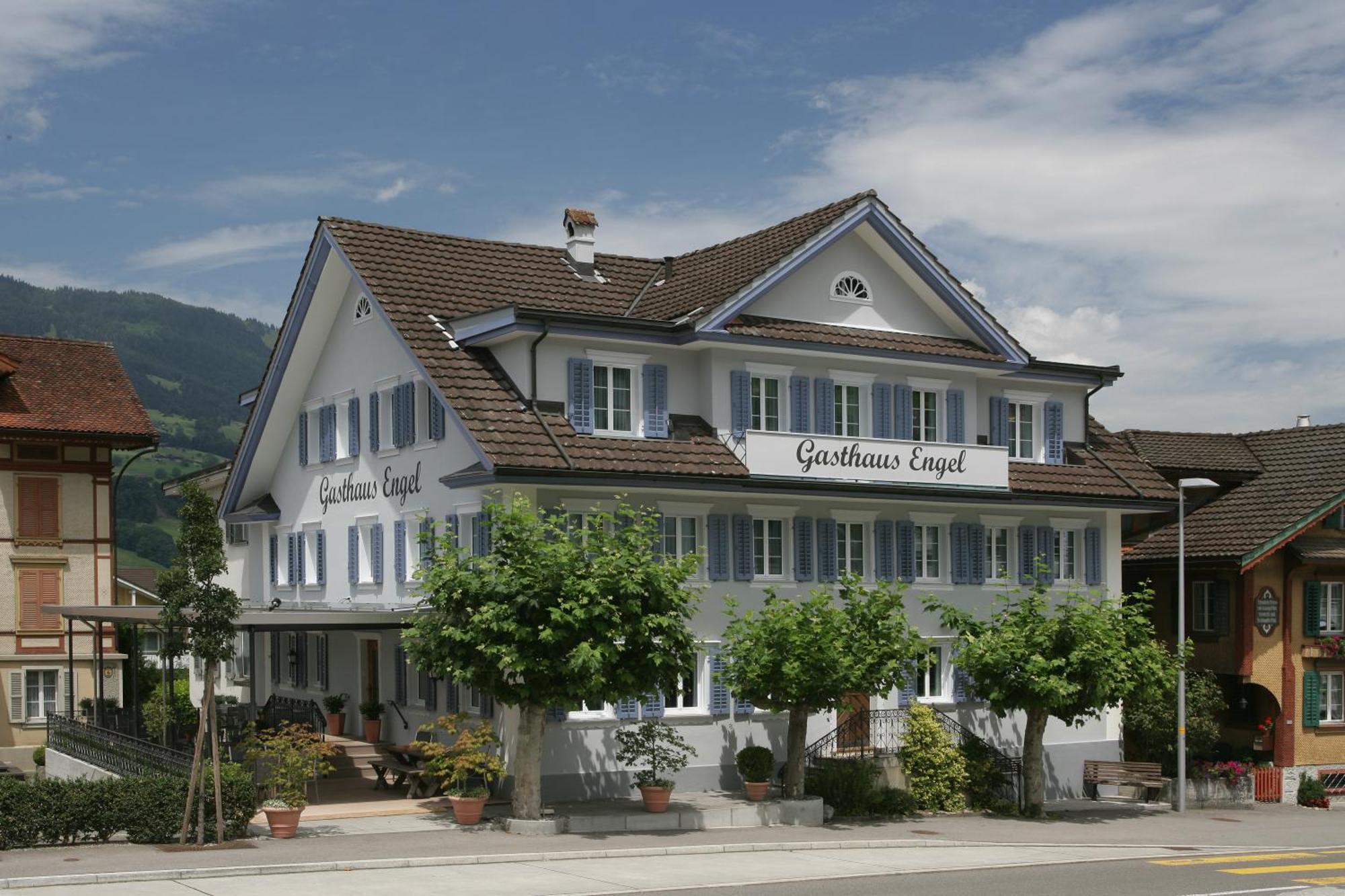 Gasthaus Engel Sachseln Ngoại thất bức ảnh